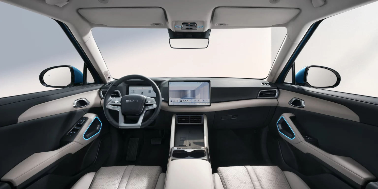 BYD Atto 2 DM-i — wnętrze 1